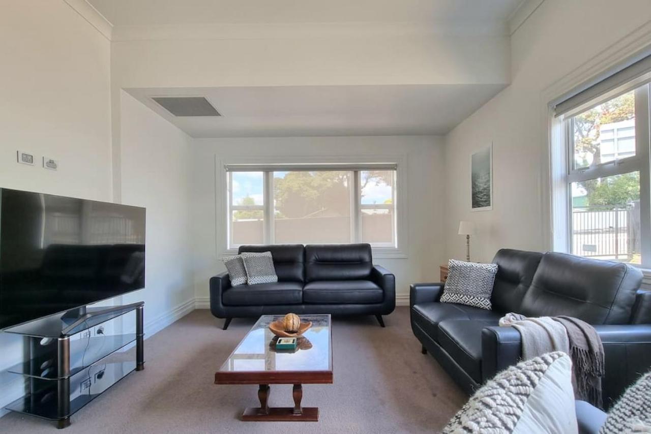 5-bedroom With Free Parking * Auckland