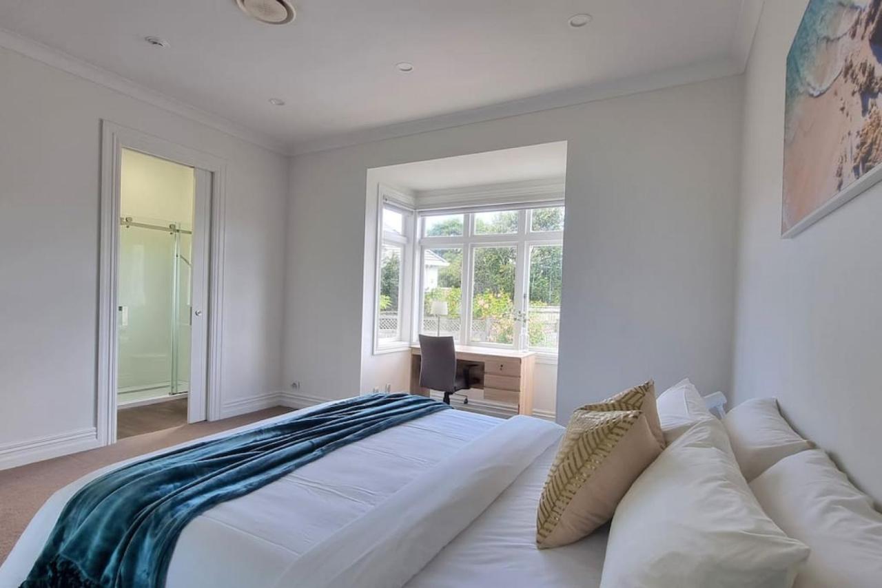 5-bedroom With Free Parking Holiday home
